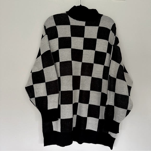 H&M | Oversized Black & White Checkered Sweater | Women's Checkboard Knit - Picture 1 of 7